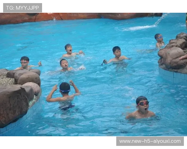 _青少年游泳夏令营：畅游水世界的运动乐趣_，青少年游泳训练基地